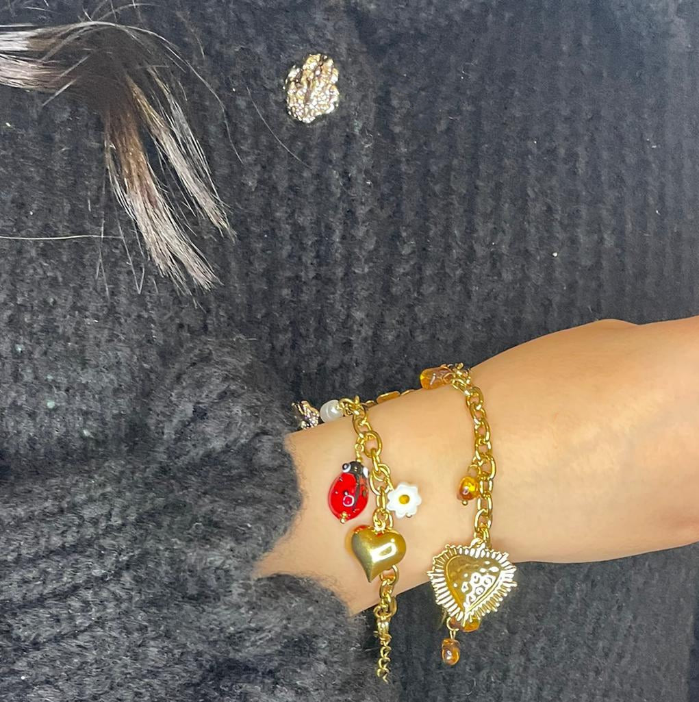 Bracelet Doré à Breloques Cœur Sacré Perles Ambrées- Acier Inoxydable