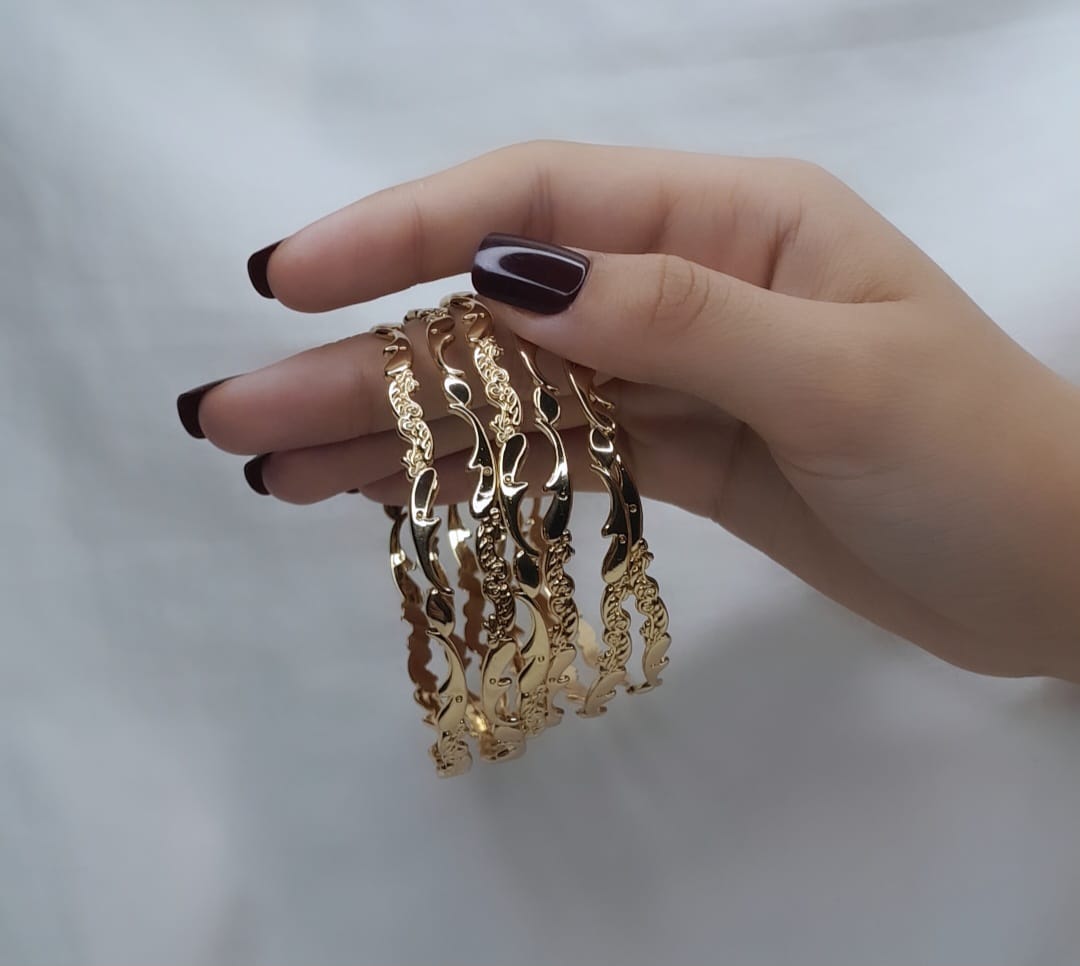 Lot 6 Bracelets Joncs Dorés Assortis