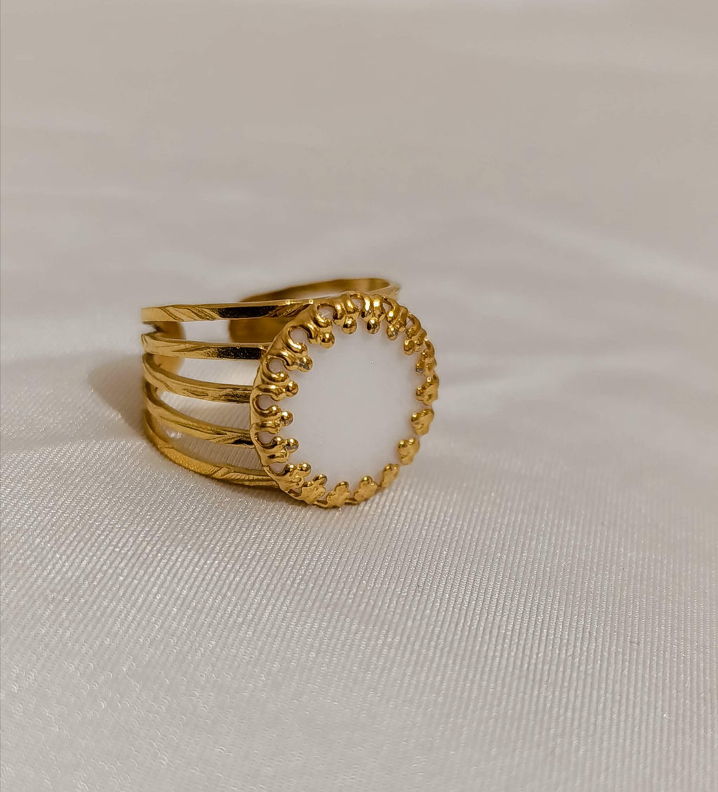 Bague Dorée Ajourée Pierre Blanche Ajustable- Acier Inoxydable