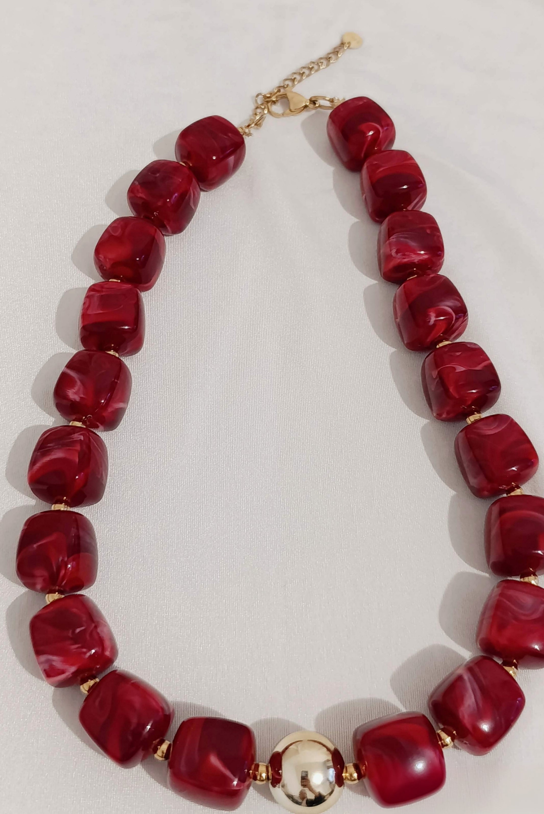 Collier Résine Bordeaux Perles Marbrée