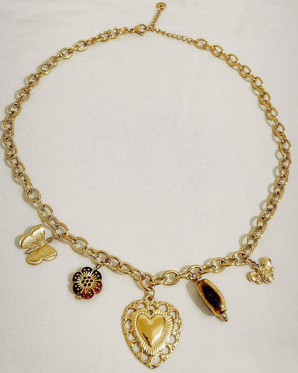 Collier Doré à Breloques Cœur Papillon Perle Léopard