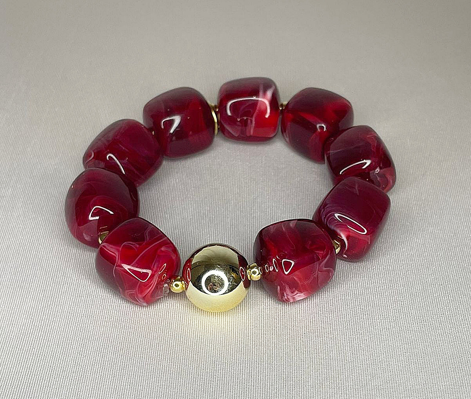 Bracelet Résine Rouge Bordeaux Perle Dorée